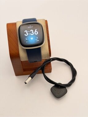 Fitbit Versa 3, Tested, Charger Included, Good, Gold & Blue, Smartwatch, Fitness